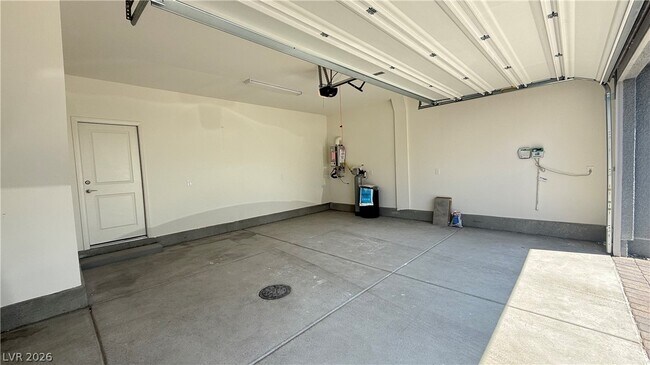 Building Photo - 1513 Bat Hawk St