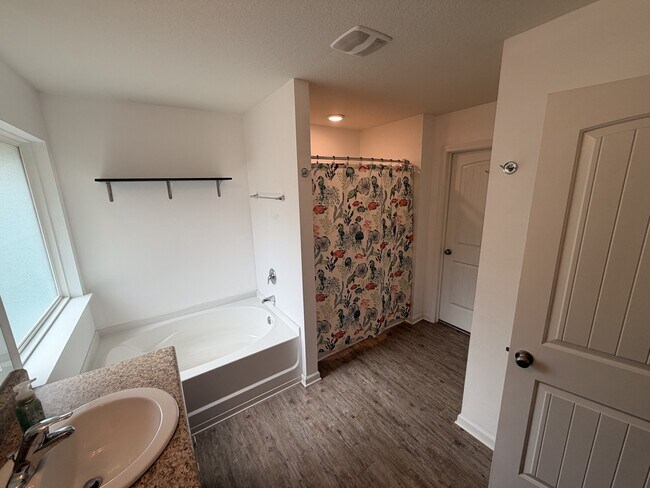 Building Photo - 9470 Lutoo Ln