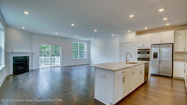 Building Photo - 101 Pilot St