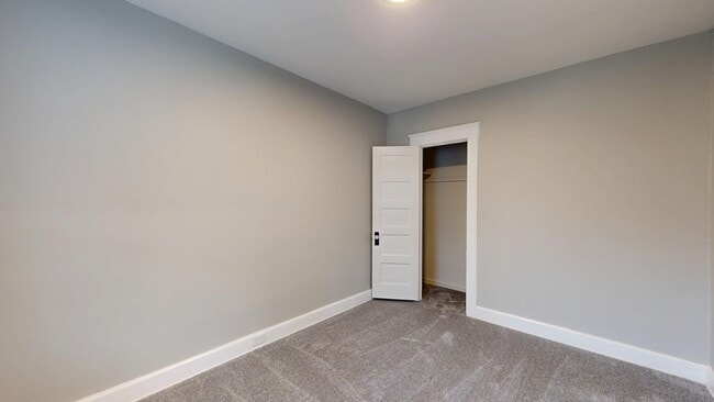 Building Photo - Old Brooklyn Area - 3 Bedrooms - Single Fa...
