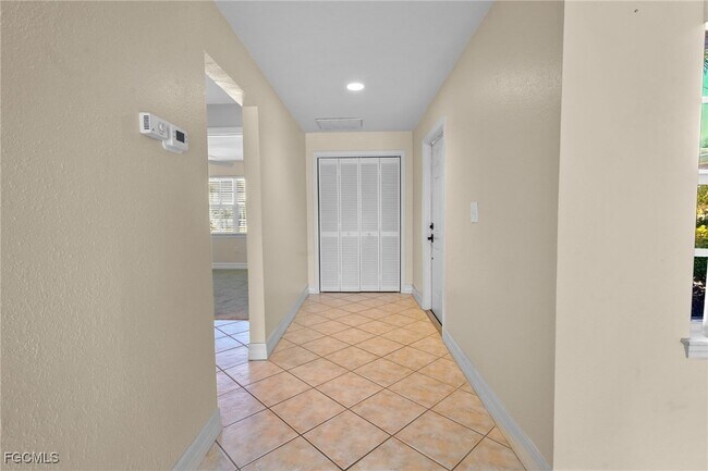 Building Photo - 517 SE 43rd St