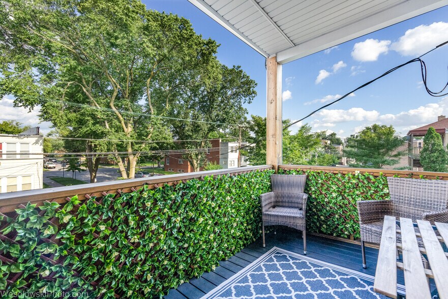 Fully furnished 1 or 2bd, parking, balcony, AC, Laundry - 9003 Bronx Ave