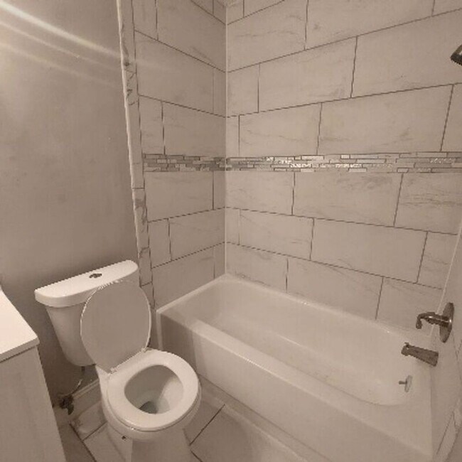 Building Photo - 3219 Holly Berry Dr