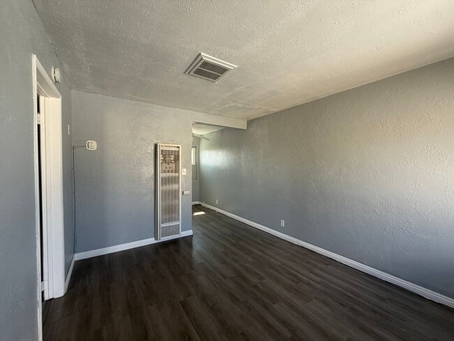Building Photo - P156