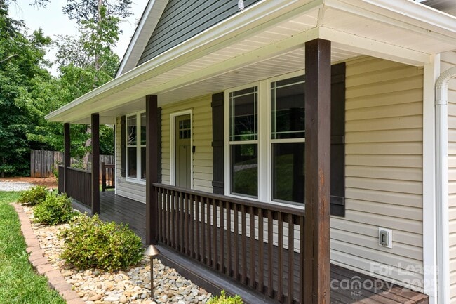Building Photo - 6835 Ingleside Dr