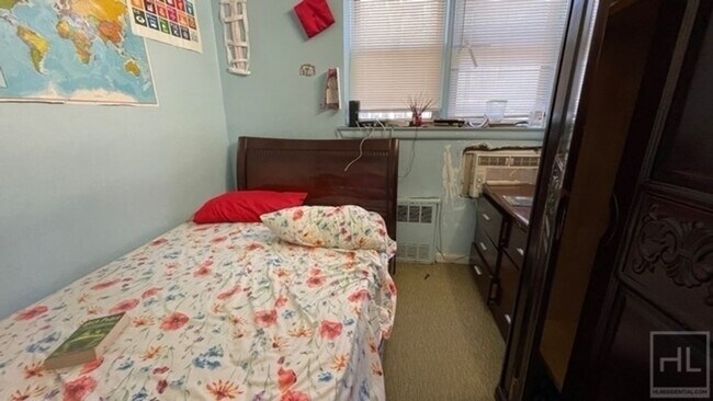 Building Photo - BRIGHT AND  LARGE 2  BEDROOMS RUGBY ROAD/P...