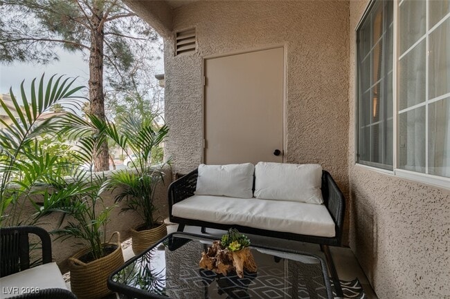 Building Photo - 75 N Valle Verde Dr