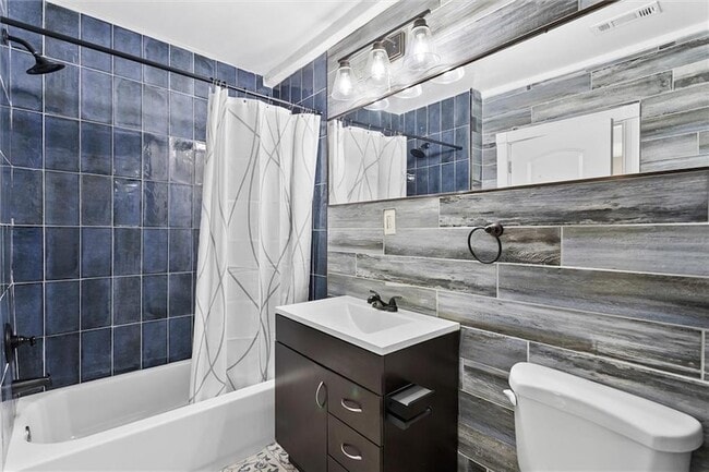 Building Photo - 867 Beecher St SW