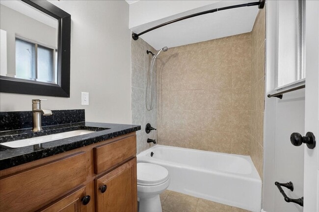 Building Photo - Heck'n Hopeful