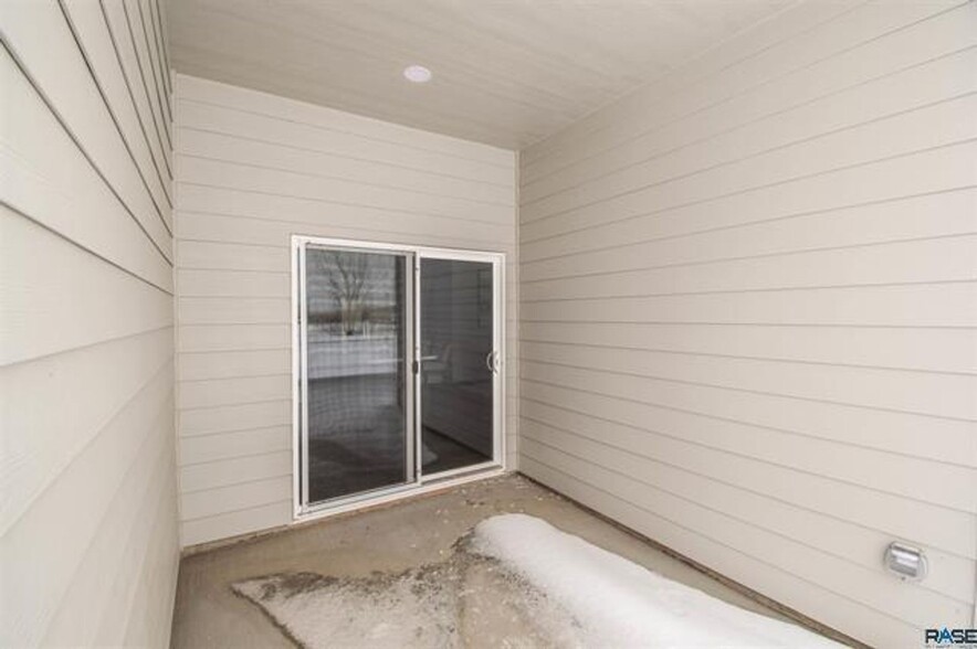 Building Photo - 6205 S Alki Pl