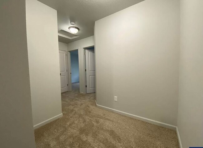 Building Photo - Available now! 3 bedroom ~ 2.5 Bathroom st...