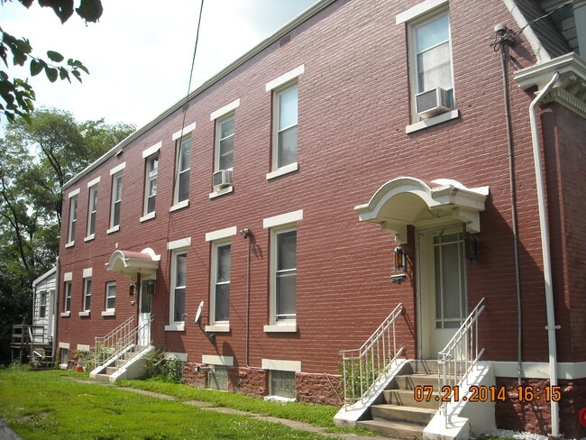Building Photo - 2963 Deckebach Ave