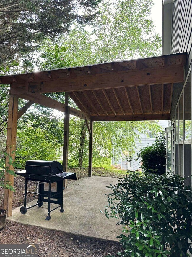 Building Photo - 6834 White Walnut Way