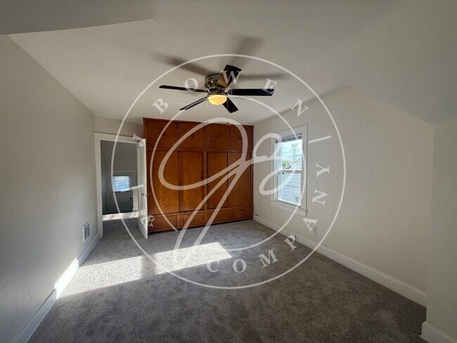 Building Photo - "Charming 3-Bedroom Home in Toledo with Spacious 1162 Sq. Ft. Layout – Your Perfect Retreat Awaits!"