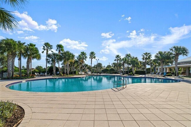 Building Photo - 5518 Thomas Square Dr