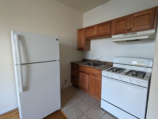 Building Photo - 2737 N Spaulding Ave
