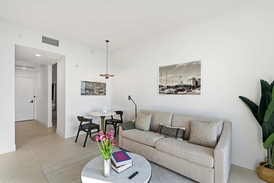 Building Photo - 159 NE 6th St