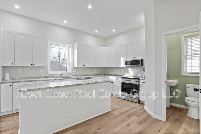 Building Photo - 530 N 3rd St