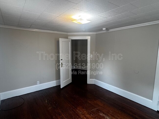 Building Photo - 1201 Evergreen Rd