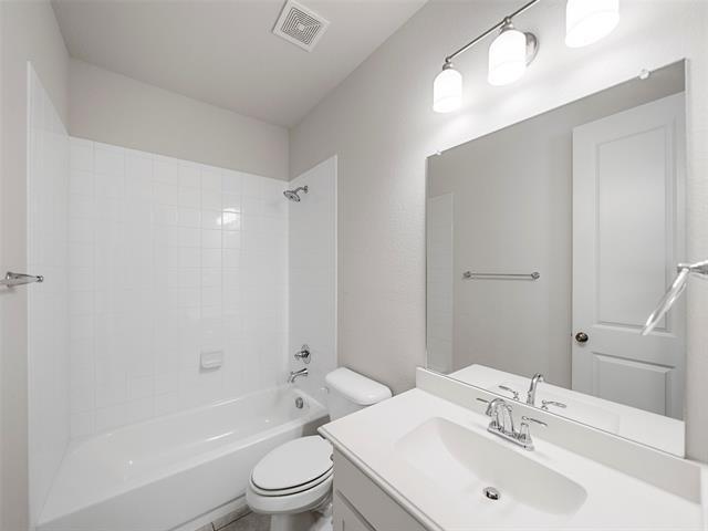 Building Photo - 1708 Carnation St