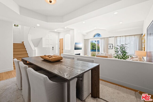 Building Photo - 6475 Zuma View Pl