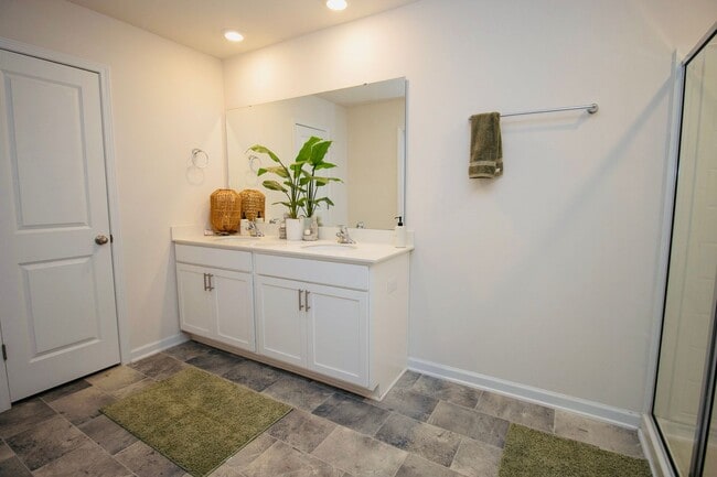 Building Photo - Gorgeous 4 Bedroom, 2 Bath Home in Bowden Village - Available January 2026!