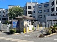 Building Photo - 725 Miller Ave