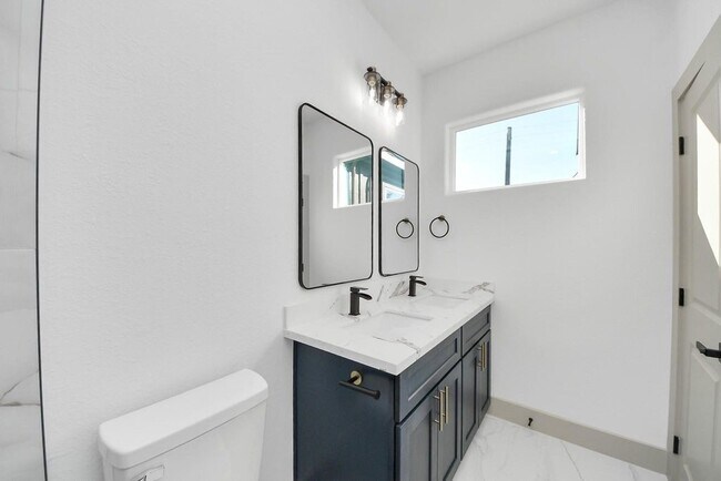 Building Photo - 7973 Joy St