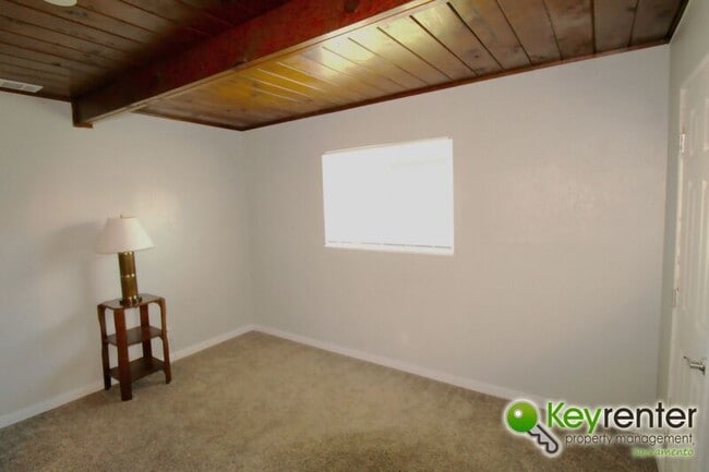 Building Photo - 419 Chaparral Way
