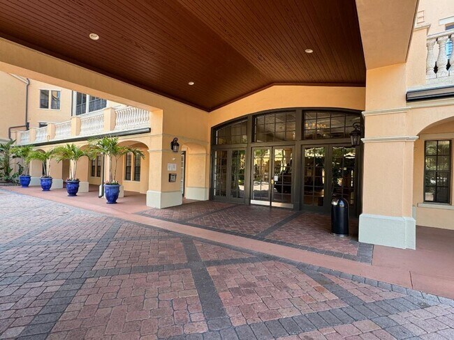 Building Photo - 1 Bedroom 1, 1/2 Bathroom fully renovated ...