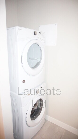 Building Photo - 3198 Blake St