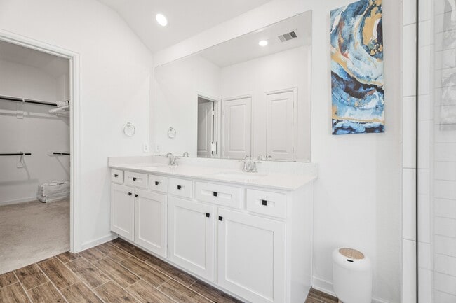 Building Photo - 4103 Balboa Dr