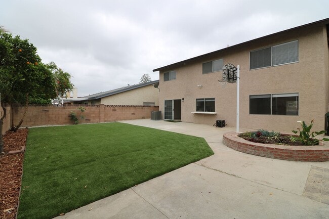 Building Photo - Two story 4/Bed, 2.5/bath  Home for Lease ...