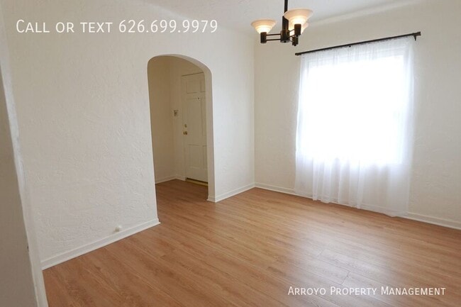 Building Photo - 3216 Brandon St