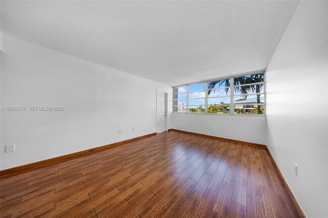 Building Photo - 2841 NE 163rd St