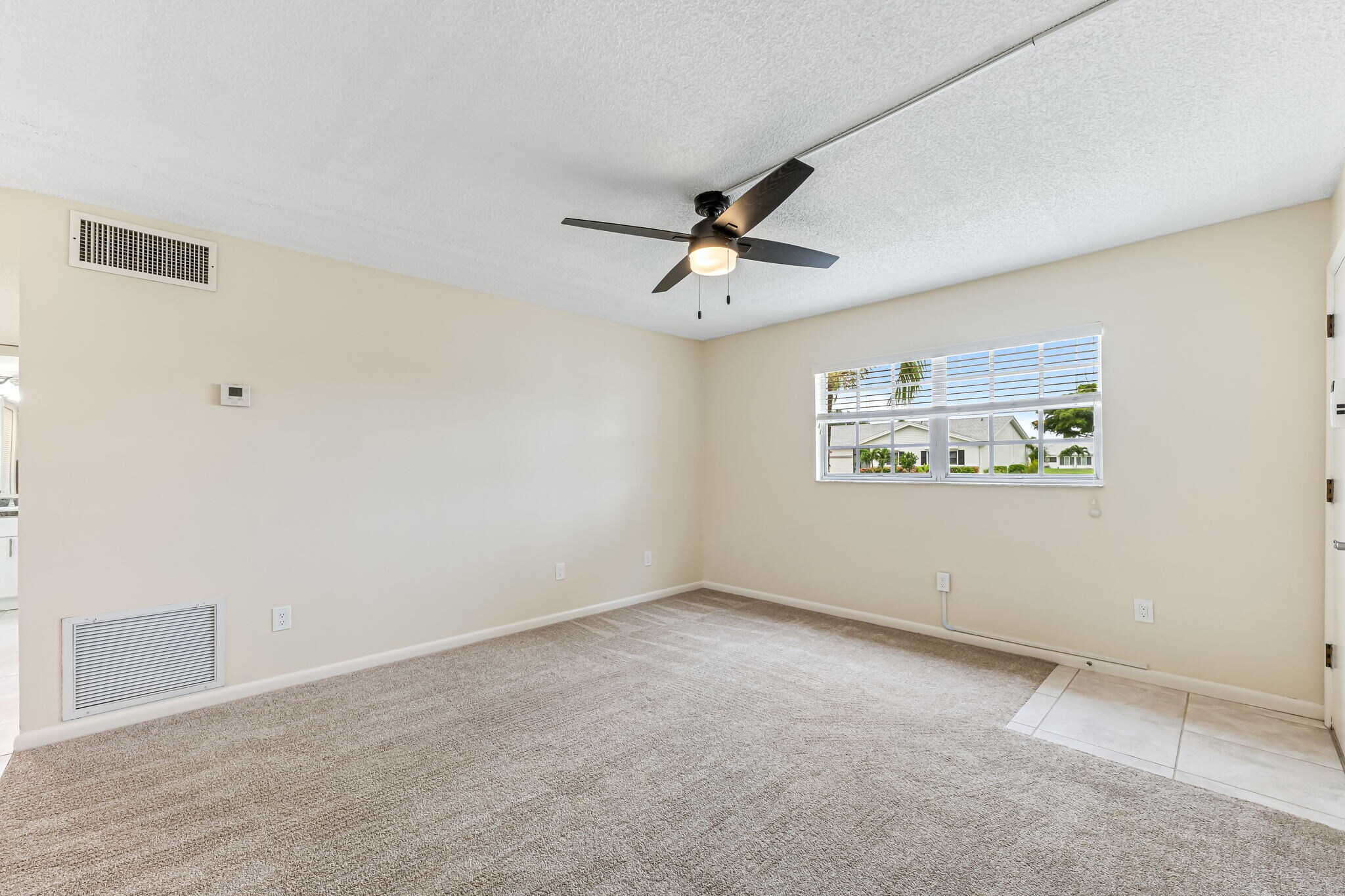 Building Photo - 1518 Edgewater Cir