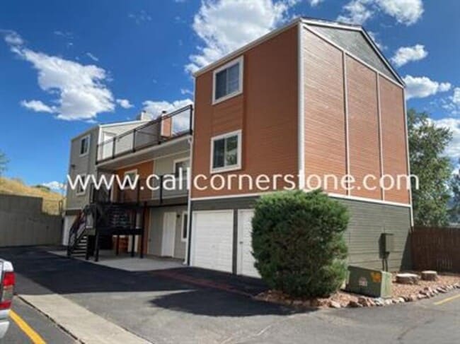 Primary Photo - 504 Winnie Way