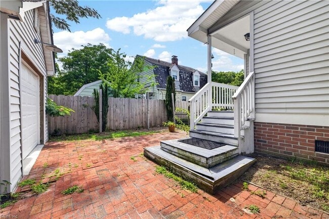 Building Photo - Charming 4-Bedroom Home in the Heart of Colonial Place