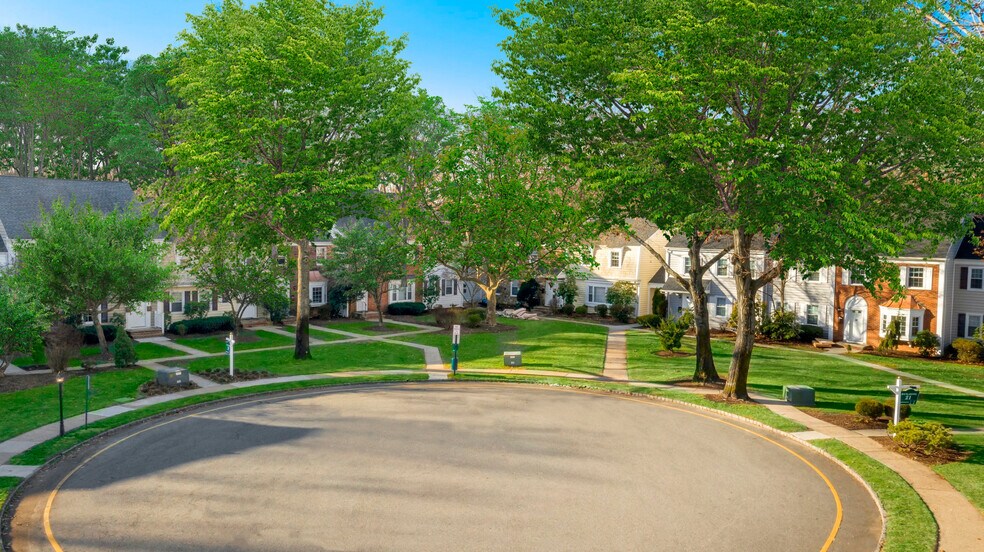 Morris Crossing Townhouses 1823 Max Dr Morristown NJ 07960 Apartment Finder