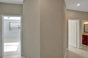 Building Photo - 5977 NW 73rd Ct