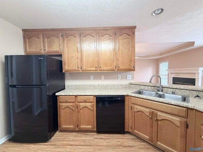 Building Photo - 2813 Willowick Tr SE