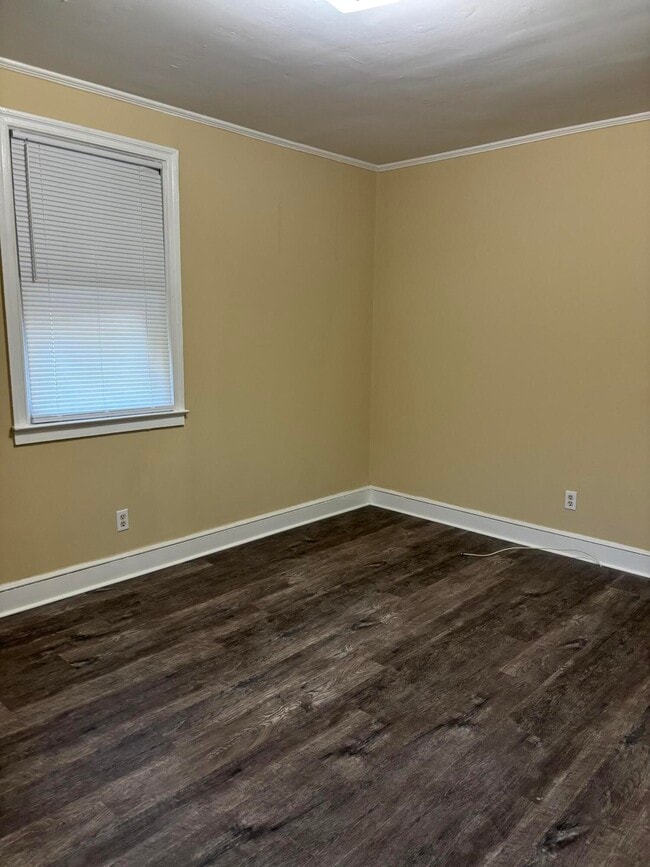 Building Photo - 901 Miller Rd