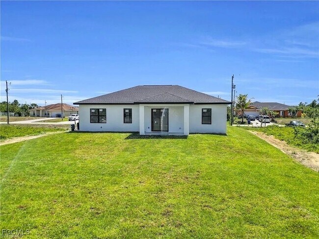 Building Photo - 467 Paddock St