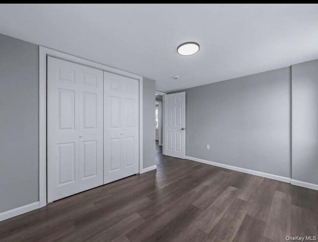Building Photo - 6 E Barclay St