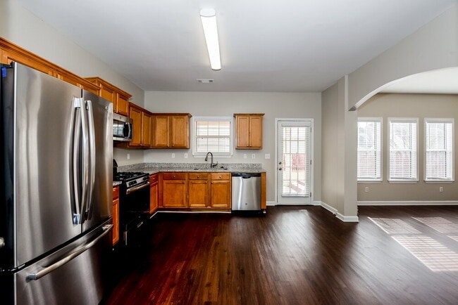 Building Photo - 613 Brookwater Dr
