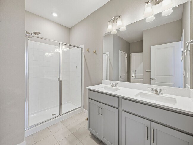 Building Photo - Gorgeous 4-Bed 2-Bath home Fort Collins, CO!
