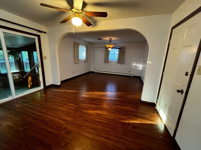 Building Photo - Gorgous Home For Rent In Brush!