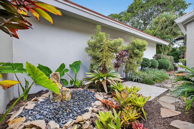 Building Photo - 2801 Deer Creek Country Club Blvd