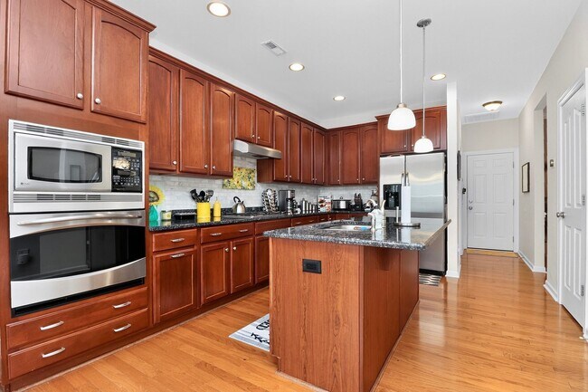 Building Photo - Beautiful Four Bedroom Home in the Berewick Subdivision!
