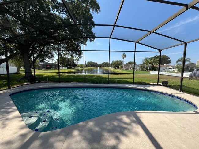 Building Photo - 3708 Molona Dr